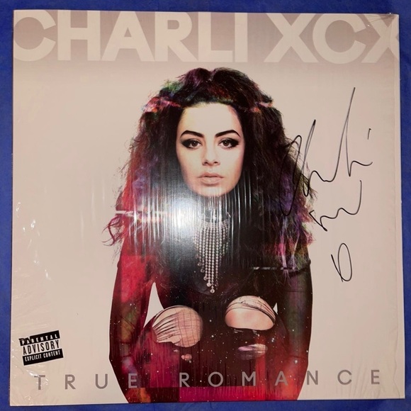 Charli Xcx True Romance SIGNED Vinyl - Picture 2 of 11